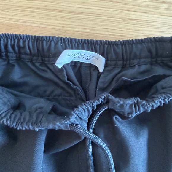 L’Atelier Women's Black Scrub Set (S) - Picture 9 of 11